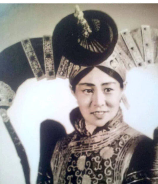 The owner of the song "Middle River Vegetables" is a beautiful girl Dashtseden.