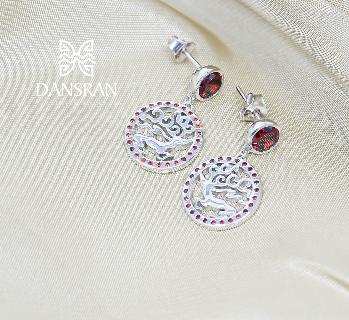 "Goo Maral" short earrings