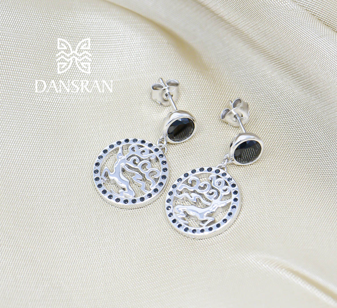"Goo Maral" short earrings